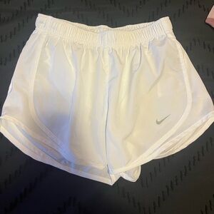 NIKE WOMENS ATHLETIC SHORTS